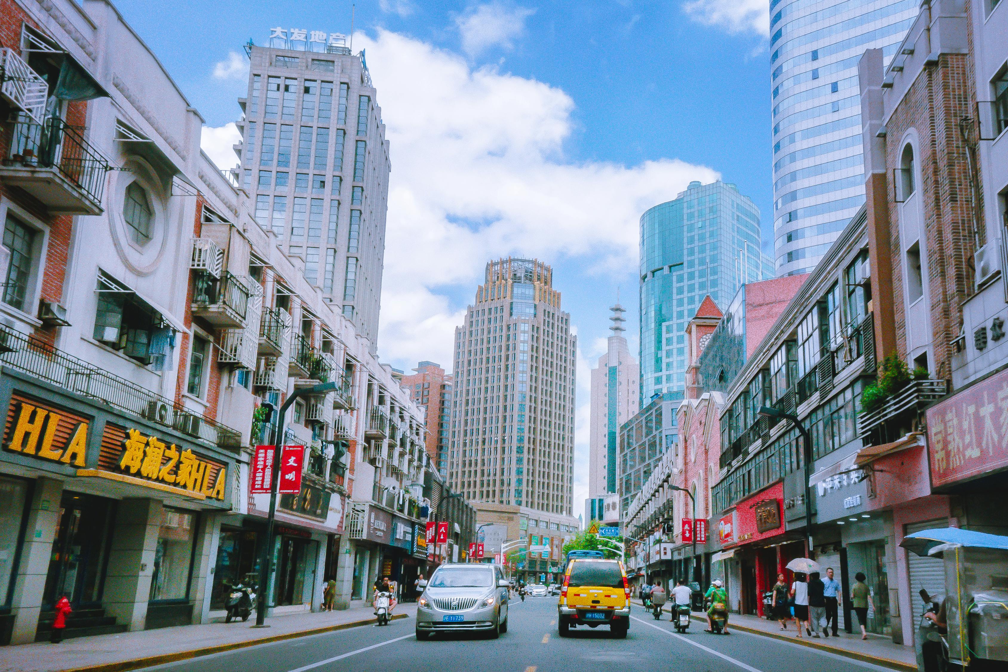 探索上海，网红美食店一条街的味蕾之旅