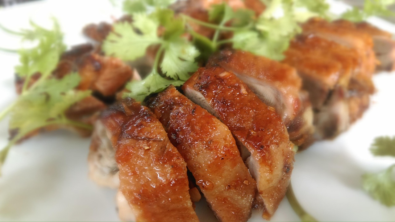 探索中华美食的瑰宝，为何推荐北京烤鸭